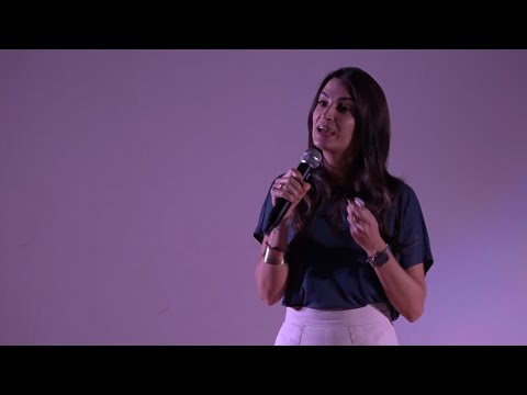 O medo no banco de trás: o poder da autoconsciência | Aline Castro | TEDxUFTM