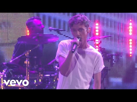 Troye Sivan - HEAVEN (Live on The Ellen Show)