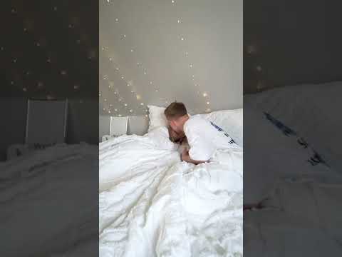 Freundin küssen 💋 | Echtso #shorts