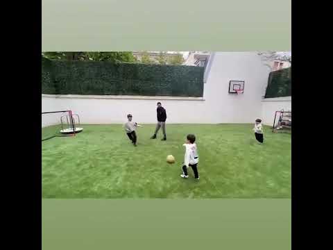Upload mp3 to YouTube and audio cutter for “Let the kids win” Antonela to Messi playing with their kids download from Youtube
