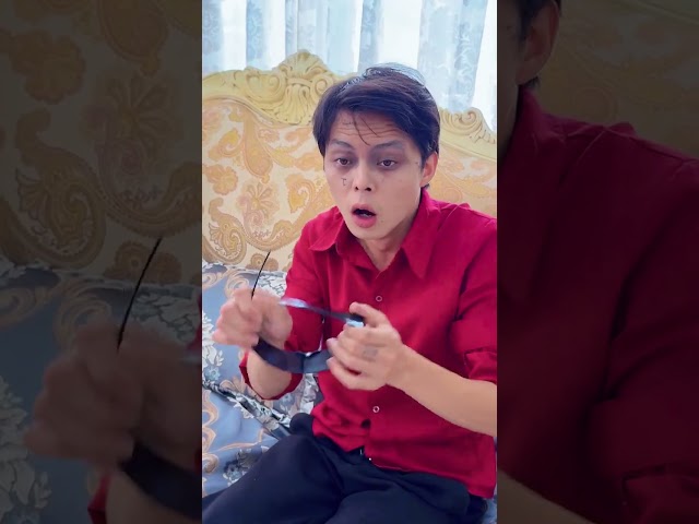 小丑跑进天使肚子找戒指。#小丑 #天使 #超人不会飞 #shorts