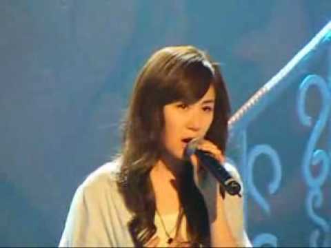 zhang li yin at 最爱主打星 singing 星愿 (i will) fancam