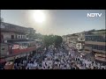 Eid Ul Adha पर Delhi के Chandni Chowk की फ़तेहपुरी मस्जिद में लोगों ने अदा की नमाज़ | Bakrid 2024  - 03:23 min - News - Video