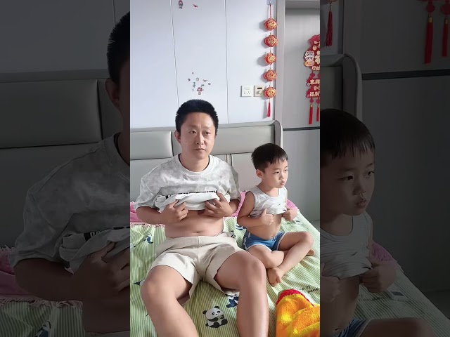 假装不盖被子试试闺女的反应，结果万万没想到 #呆萌小米宝#萌娃#熊孩子