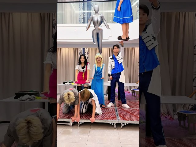 有几个人在摇 #cosplay#shorts #艾莎