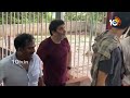 Director Trivikram Srinivas at Tirumala | కాలినడకన తిరుమలకు త్రివిక్రమ్ | 10tv  - 01:37 min - News - Video