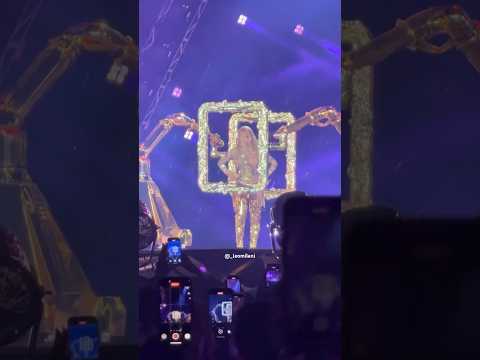 *NEW OUTFIT* Beyonce - COZY (Live In London Night 3) at The Cowboy Carter Tour #beyonce #live #bey