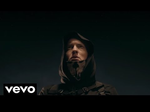 Eminem - Cinderella Man (Music Video)