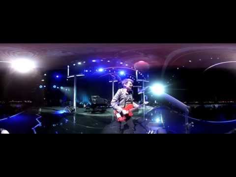 Muse - New Born Live Reading 2011 (360° Matt Cam)