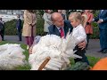 Bidens welcome holiday season with turkey pardons and White House Christmas tree  - 01:37 min - News - Video