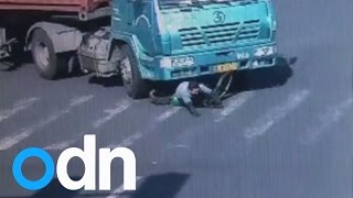 Bikers Rio Pardo | Vídeos | A terrível colisão de um caminhão com um ciclista