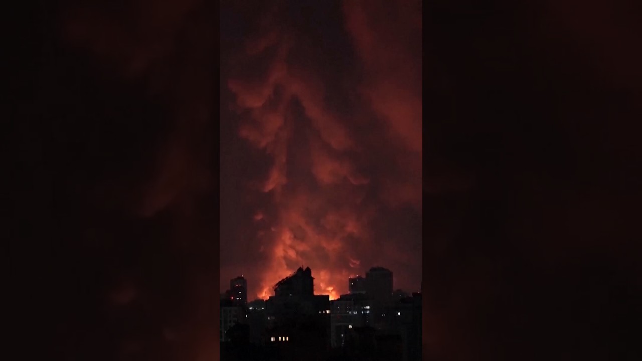 Ukraine : des frappes russes font au moins 15 morts à Kiev et dans ses environs