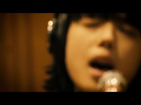 カネコアヤノ - 腕の中でしか眠れない猫のように