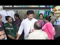 YCP Visakha North MLA Candidate KK Raju Election Campaign | ప్రచారంలో దూసుకుపోతున్న కేకే రాజు| 10TV  - 01:42 min - News - Video