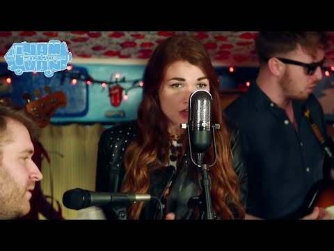 MISTERWIVES -