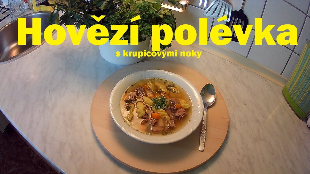 Hovězí polévka s krupicovými noky