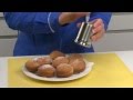 Видео с использованием формы для пончиков Tescoma