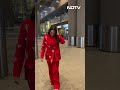 कैमरे पर Sonakshi Sinha ने अपने Outfit को कुछ इस तरह से किया फ्लाॅन्ट  - 00:50 min - News - Video