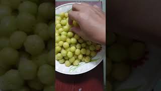 Cách làm mứt chùm ruột chua ngọt lên màu đẹp và ngon