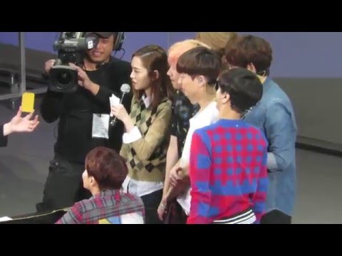 160214 Super Camp in Taipei - 成員們算塔羅牌