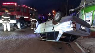 Tras un vuelco, debieron hospitalizar a un conductor