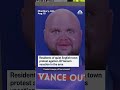 Residents of quiet English town protests against JD Vances vacation in the area  - 00:25 min - News - Video