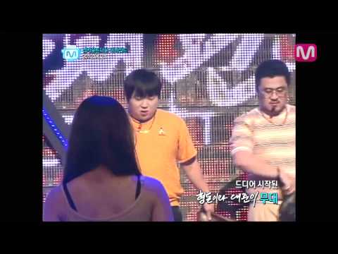 '엠카' 원더걸스 소희 선배포스, 정형돈에 90도로 인사안해 눈빛찌릿!