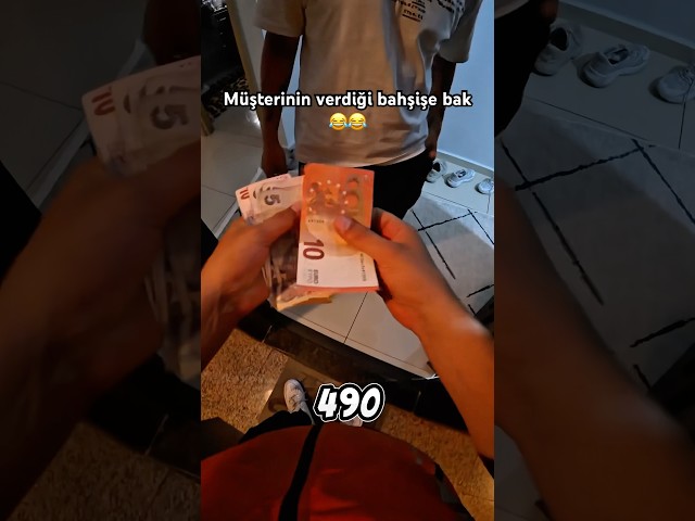 Müşterinin verdiği bahşişe bak 😂😂 #shorts #tiktok #motovlog #viral #fyp #keşfet #reels #kurye
