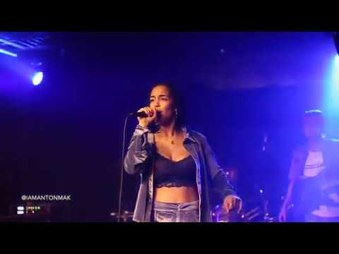 Jorja Smith - Blue Lights