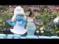 Rihanna hits the blue carpet for Smurfs premiere in Brussels  - 00:56 min - News - Video