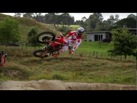 SHIFT reunite with the Carlton Dry Honda Racing Team. Featuring Ben Townley 