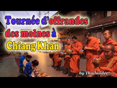 la tournée matinale des moines de chiang khan