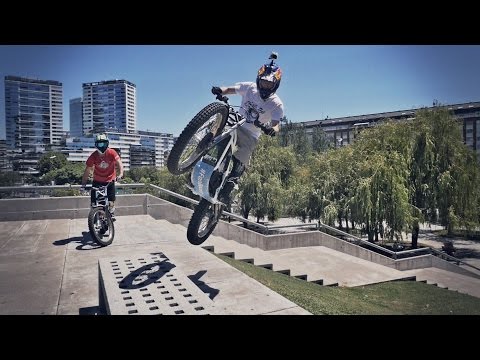Electric Trials Street Riding through Buenos Aires - Julien Dupont Vs Jack Field 