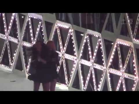 141018 SMTown Shanghai ending (SNSD fancam)