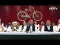 Lok Sabha Elections की तैयारी में जुटी SP, Akhilesh Yadav के सामने कई नेताओं की हुई घर वापसी  - 09:58 min - News - Video