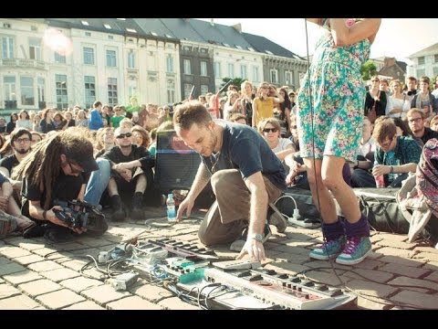 Dub FX feat. Flower Fairy - Full Street Performence live in Gent Belgium