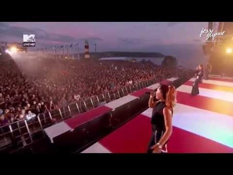 Jess Glynne - Ain't Got Far To Go (Live at MTV Crashes Plymouth 2016)