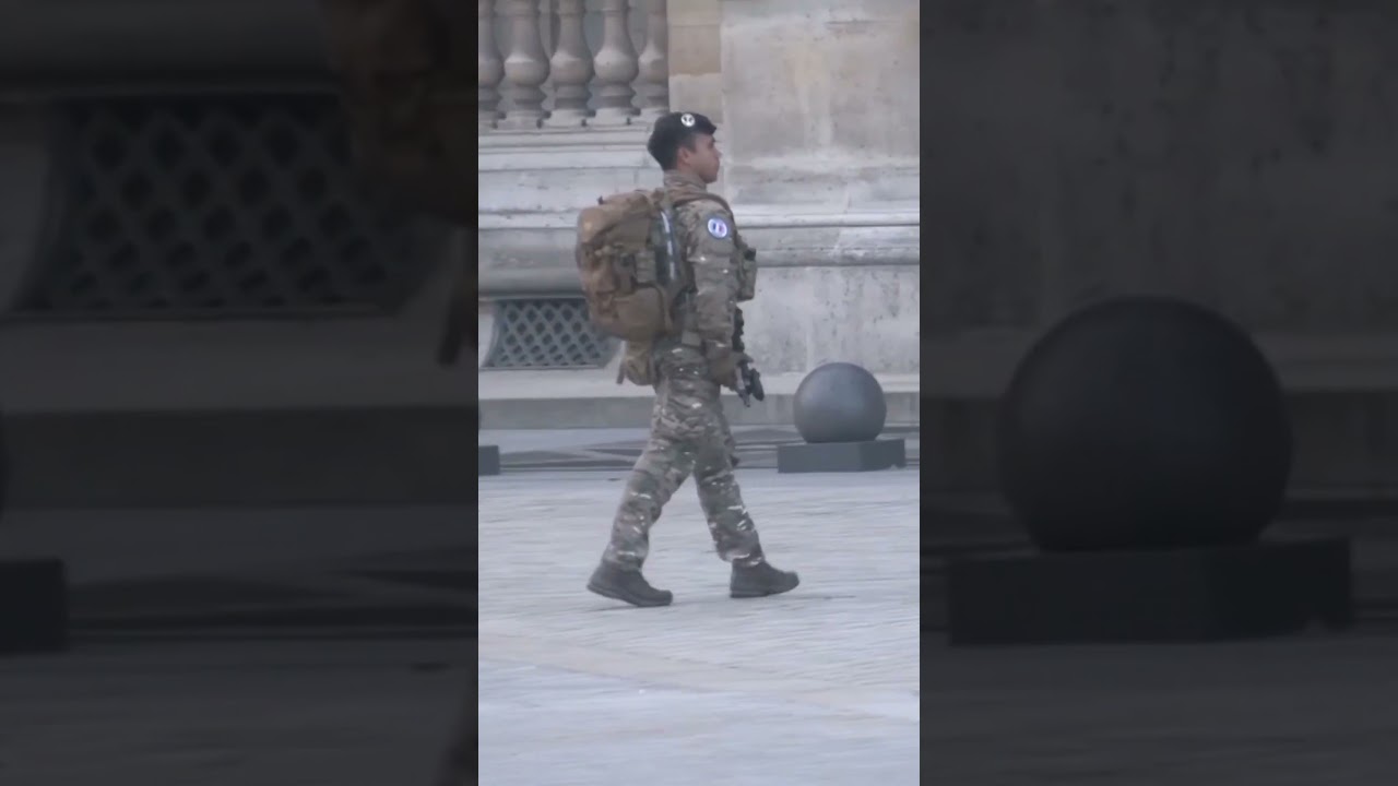 Louvre re-opens for the first time since jewelry heist