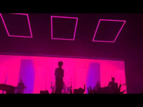 The 1975 // Somebody Else live, the O2 arena, London, 16.12.2016