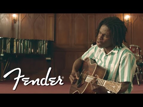 Daniel Caesar Performs