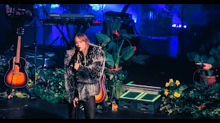 Suki Waterhouse-&quot;Supersad&quot; 4K Video @  The Warfield-San Francisco, CA. 10-25-24