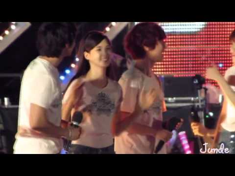 MinHo & SeoHyun/Minseo Moment in SM Town Taiwan