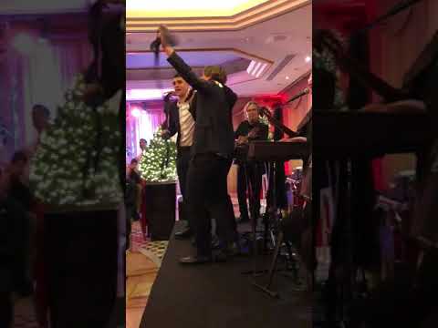 VIDEO - Roma, Zaniolo e Mancini cantano “Bella Ciao” alla cena di Natale