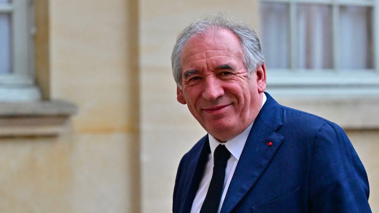 «C'est moi qui tranche» : François Bayrou promet un cap clair sur le déficit, tout en essayant d