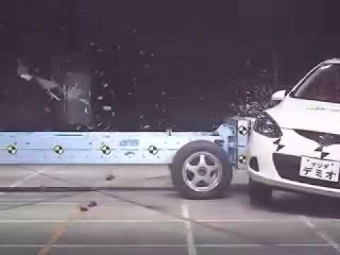 Видео краш-теста Mazda Mazda 2 с 2007 года