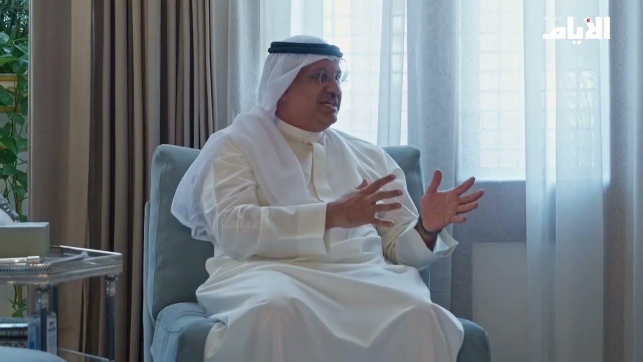 ولي العهد رئيس الوزراء يلتقي رئيس هيئة البحرين للثقافة والآثار