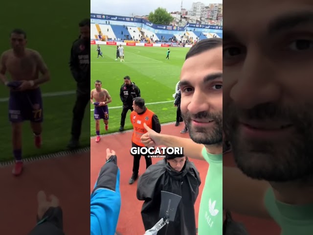 Perché i calciatori gli regalano sempre la maglia?