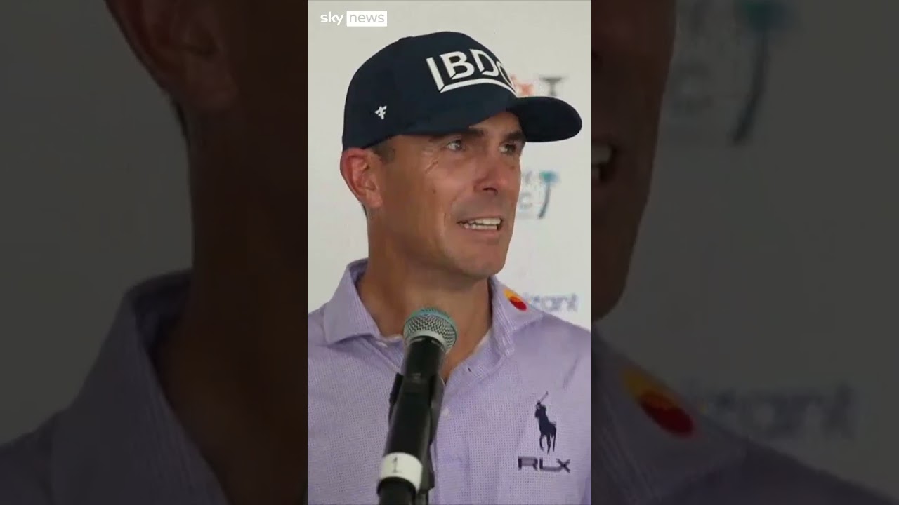 Golfer fends off alligator with club