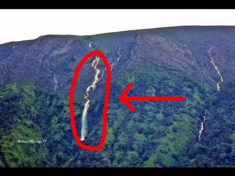 HEBOH !!!tiba2 muncul air terjun deras dari puncak 