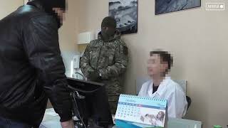 В Приморском крае сотрудники полиции задержали врача-невролога, подозреваемого в продаже рецептов наркоманам